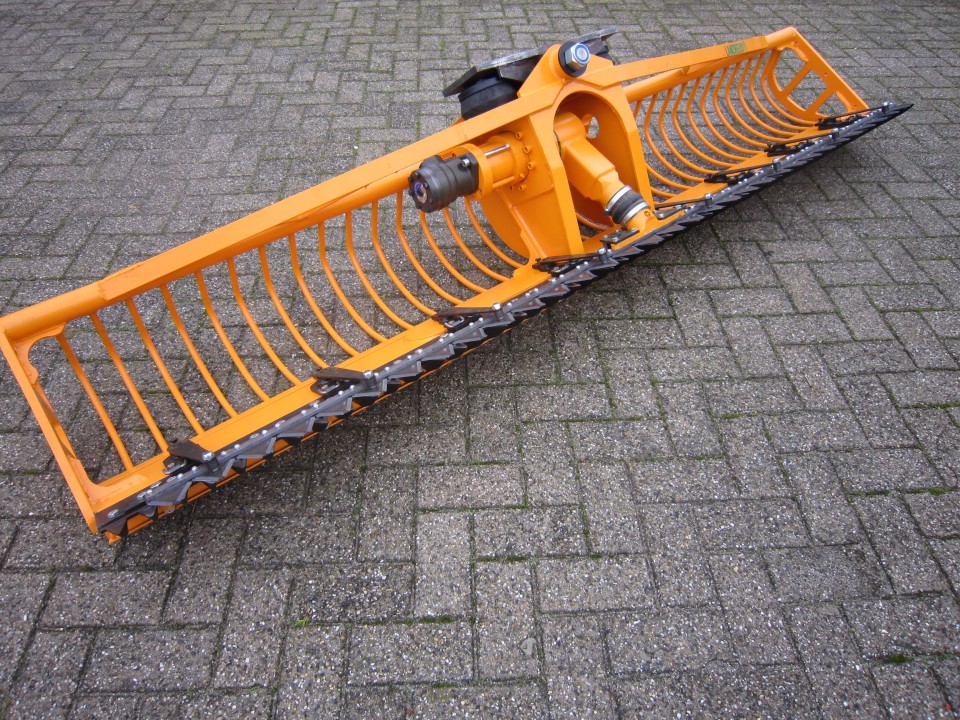 Maaikorf oud type aandrijving