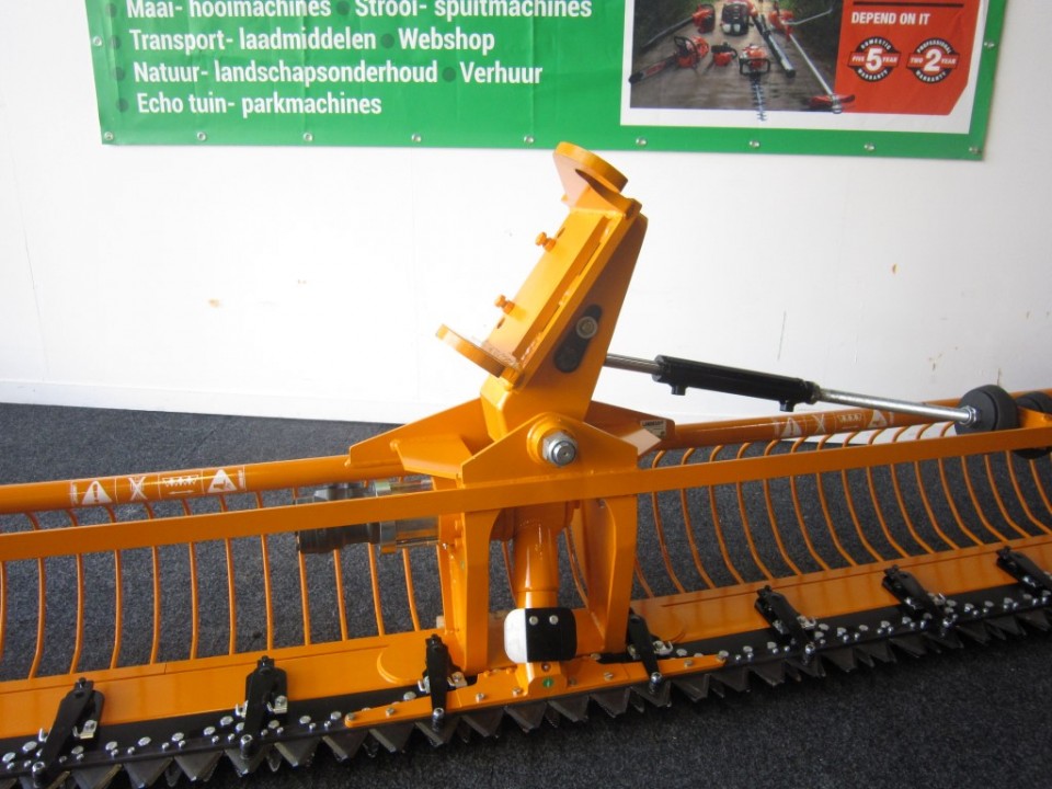 Maaikorf mini zwaar 4.00 met 90 graden kantelkop