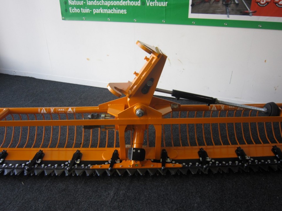 Maaikorf mini zwaar 4.00 met 90 graden kantelkop