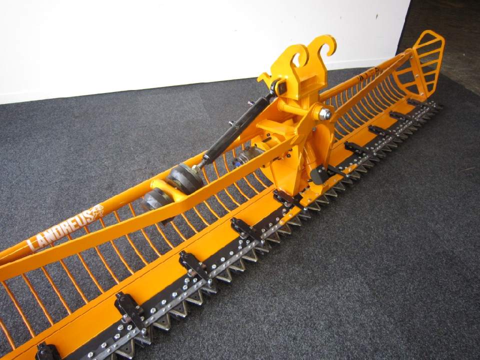 Maaikorf mini 3.00 meter met zijhekjes en 40 graden kantelkop